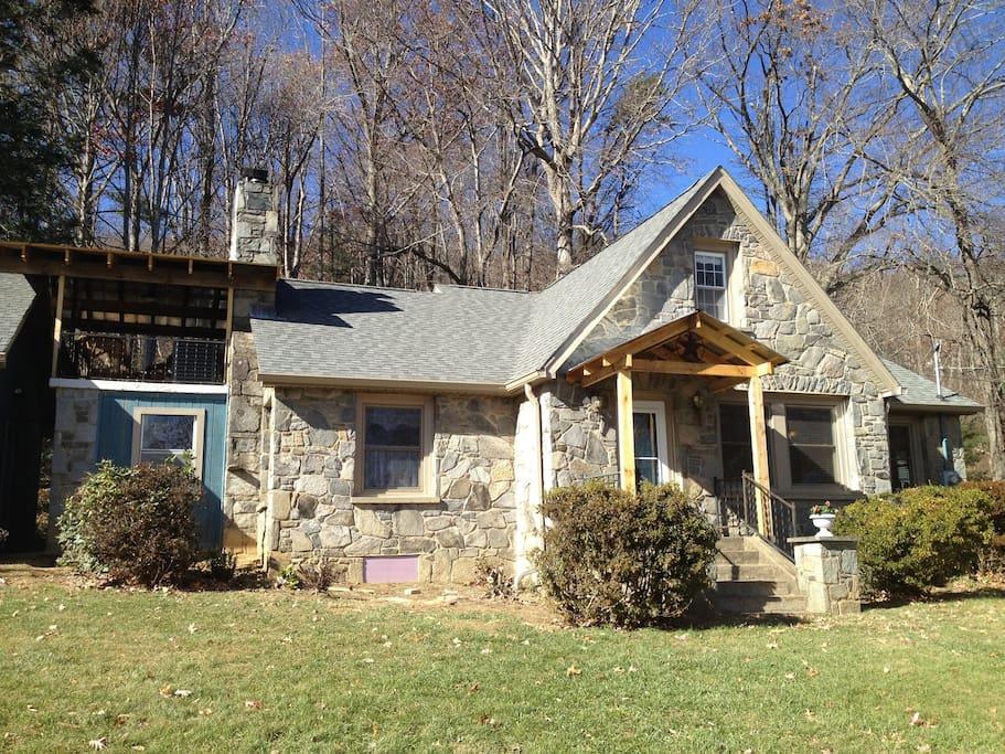 Swannanoa Airbnb Rentals Pet Policy