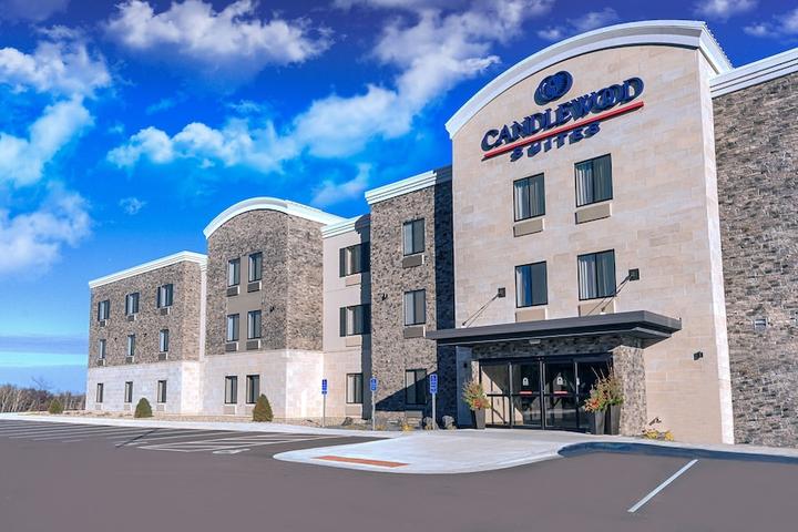 Pet Friendly Candlewood Suites Lakeville I-35 an IHG Hotel
