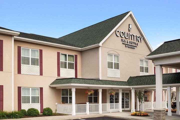 Pet Friendly Country Inn & Suites by Radisson Ithaca NY