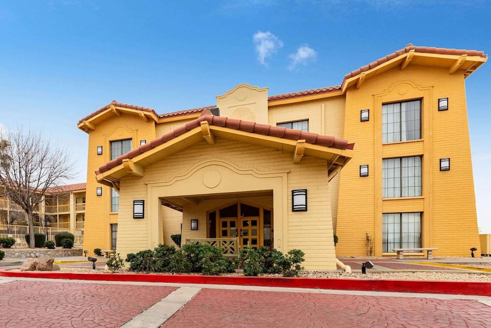 Pet Friendly La Quinta Inn by Wyndham El Paso West