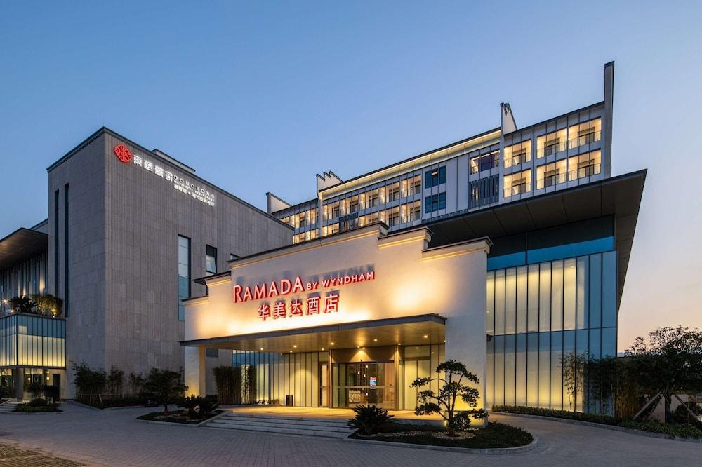 Ramada by Wyndham Huangshan North Pet Policy