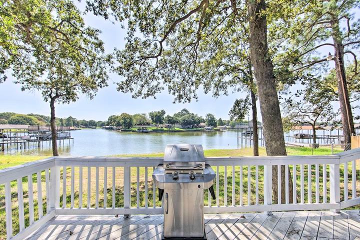 Pet Friendly Waterfront Getaway with Deck & Grill