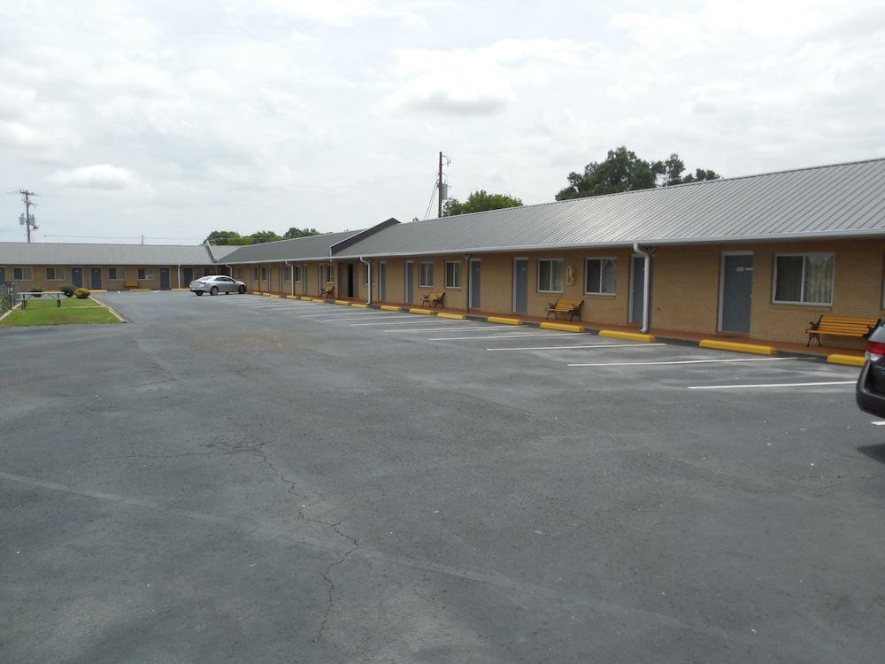 Pet Friendly River Heights Motel