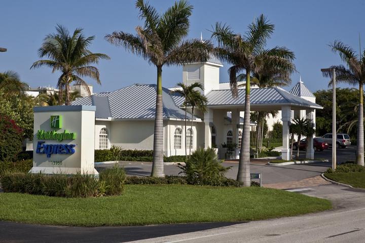 Pet Friendly Holiday Inn Express North Palm Beach-Oceanview an IHG Hotel
