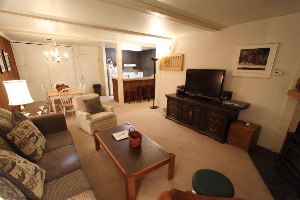 Summit 45 Pet Policy