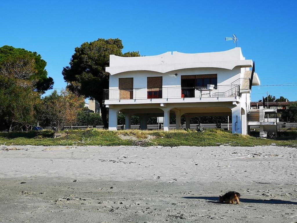 Pet Friendly Villa Sulla Spiaggia Di Bova M