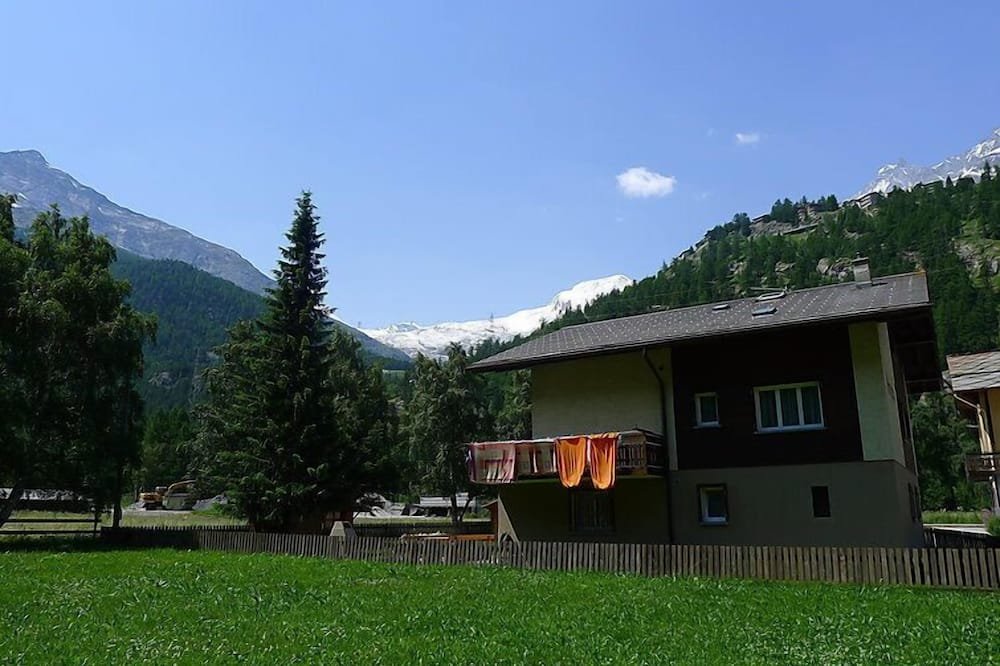 Picture of an Apartment in Saas Grund that welcomes pets.