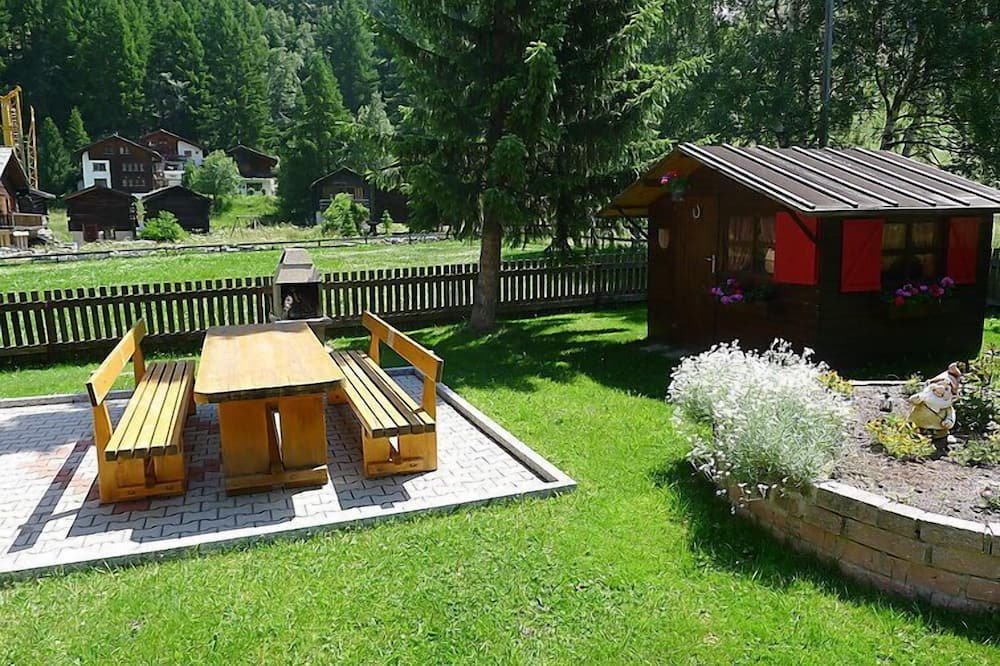 Picture of a vrbo in Saas Grund that allows dogs.