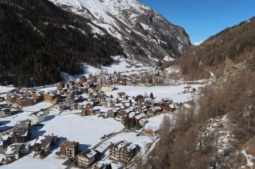 Photo of a vacation rental that allows dogs in Saas Grund.