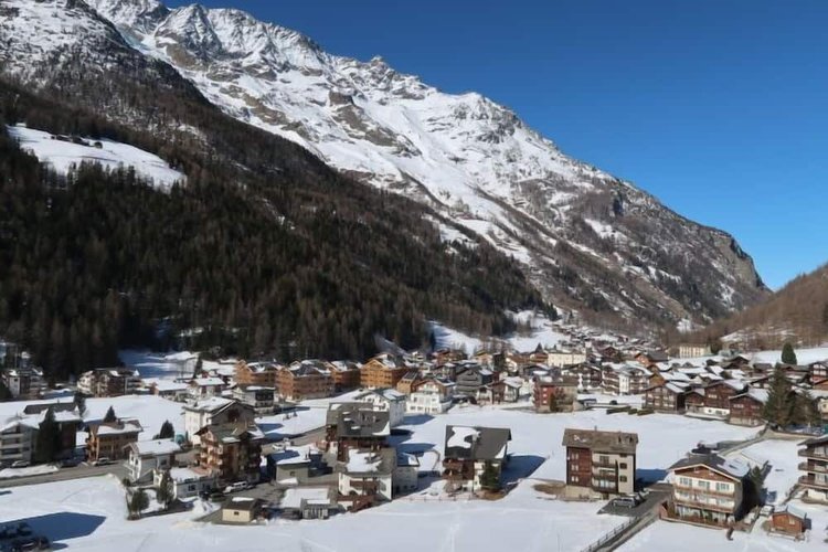Picture of a vacation rental that welcomes pets in Saas Grund.