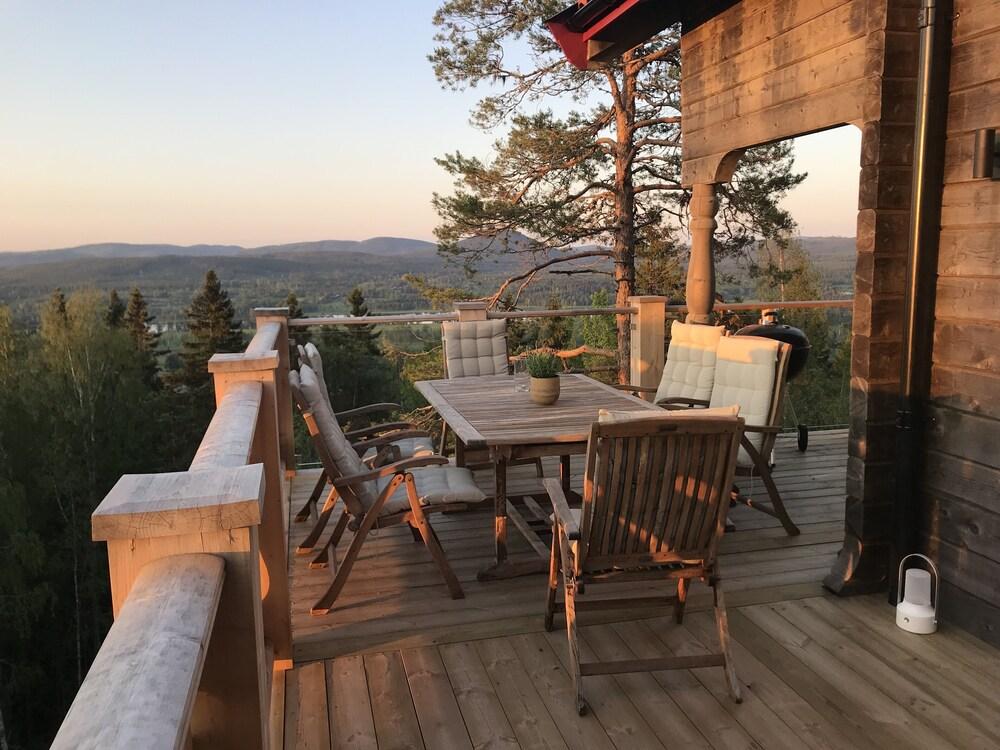 Pet Friendly Mountain Cottage with Wonderful Views