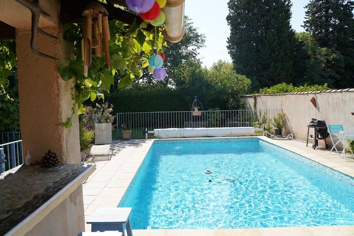 Pet Friendly 2BR Apartment with Pool & Terrace