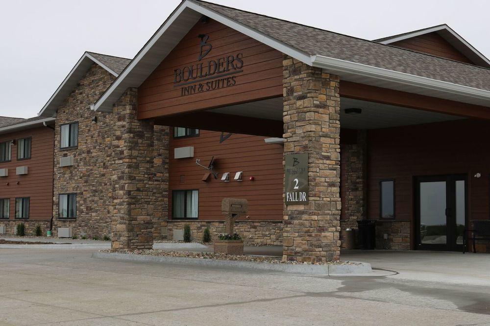 Boulders Inn & Suites Maryville Pet Policy
