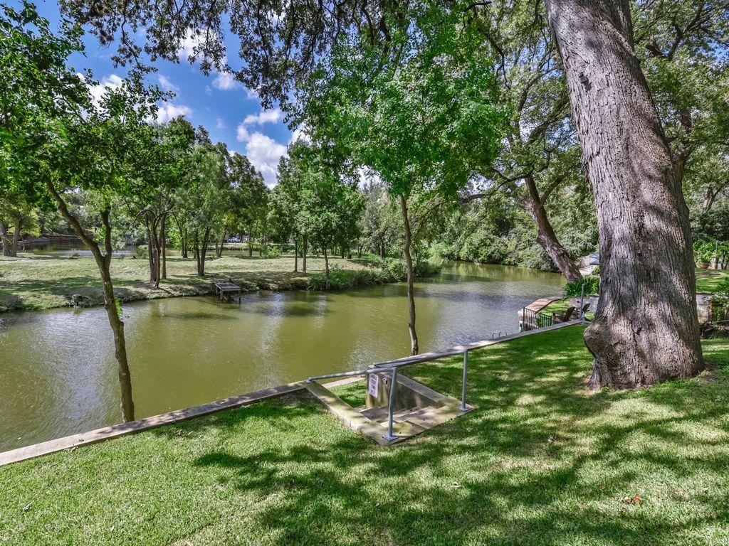 Pet Friendly Vacation Rentals In Lake Buchanan Tx Bringfido