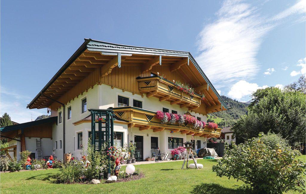 Pet Friendly Stunning Home in Rauris with WiFi & 2 Bedrooms