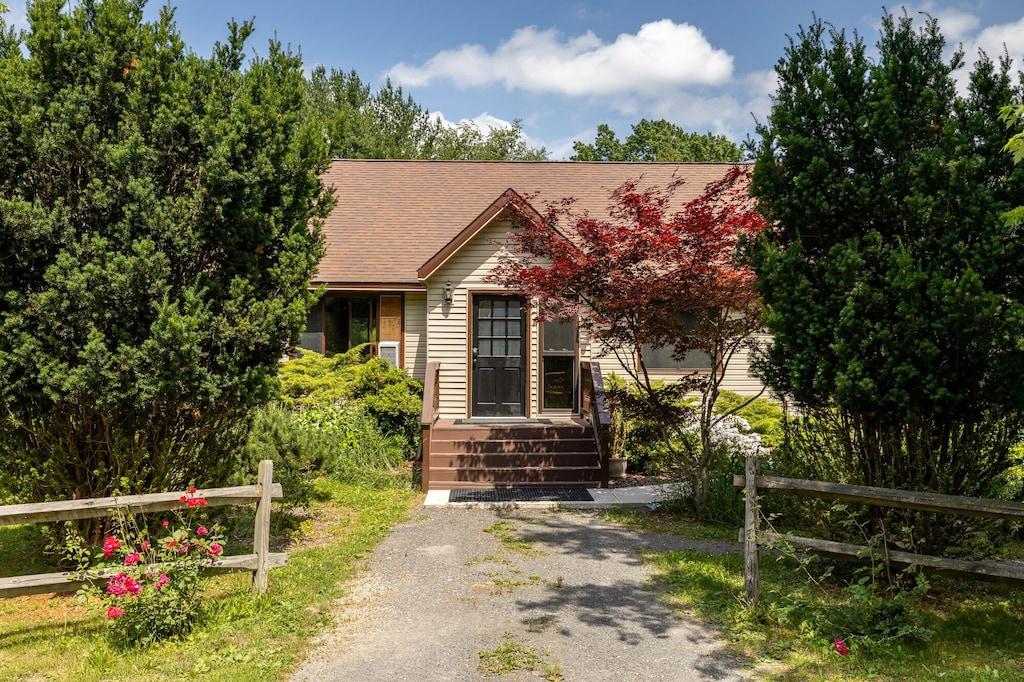 4Bedroom with Hot Tub in Germantown Pet Policy