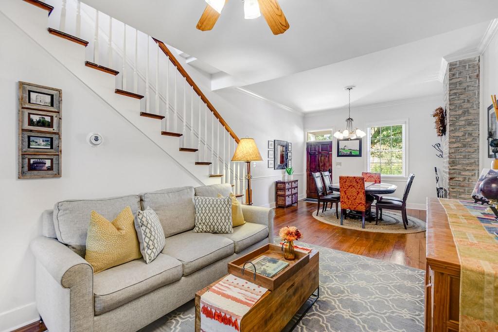 Luxury Townhouse with Historic Charm Pet Policy