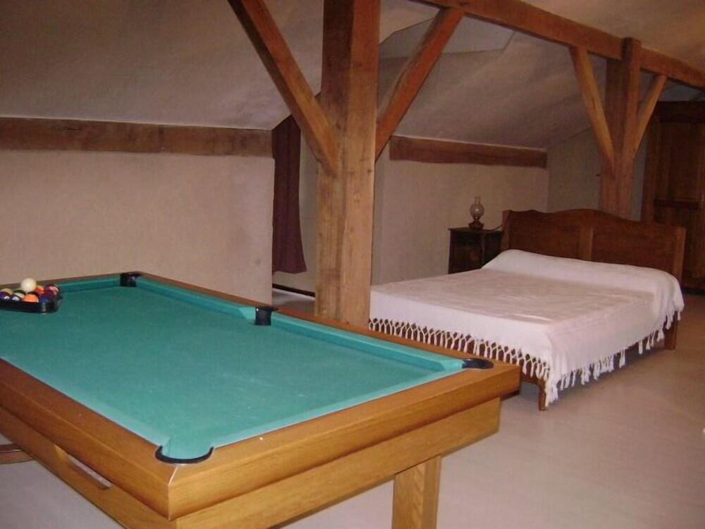 Pet Friendly Villa with Pool & Sauna