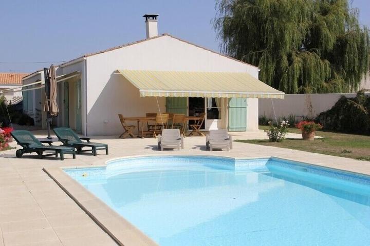 Pet Friendly House with Private Pool Near La Rochelle