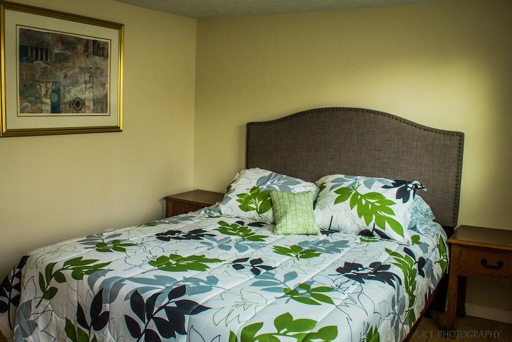 The Cove Cottage Geneva on the Lake Pet Policy