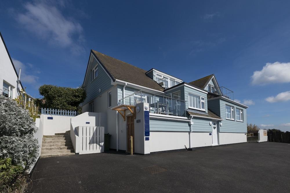 Pet Friendly Mawgan Porth Apartments