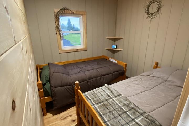 Pet Friendly Cabin with Access to Snowmobile & Atv Trails