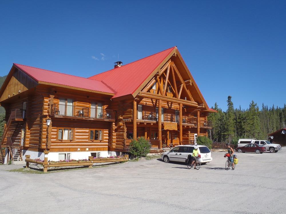 Pet Friendly Northern Rockies Lodge