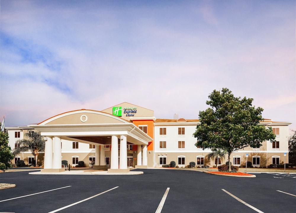 Pet Friendly Holiday Inn Express Hotel & Suites Inverness an IHG Hotel