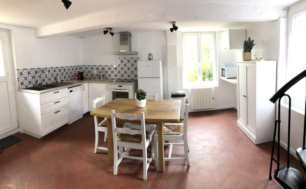 Pet Friendly Pretty 2-Bedroom House in Le Fay-Saint-Quentin