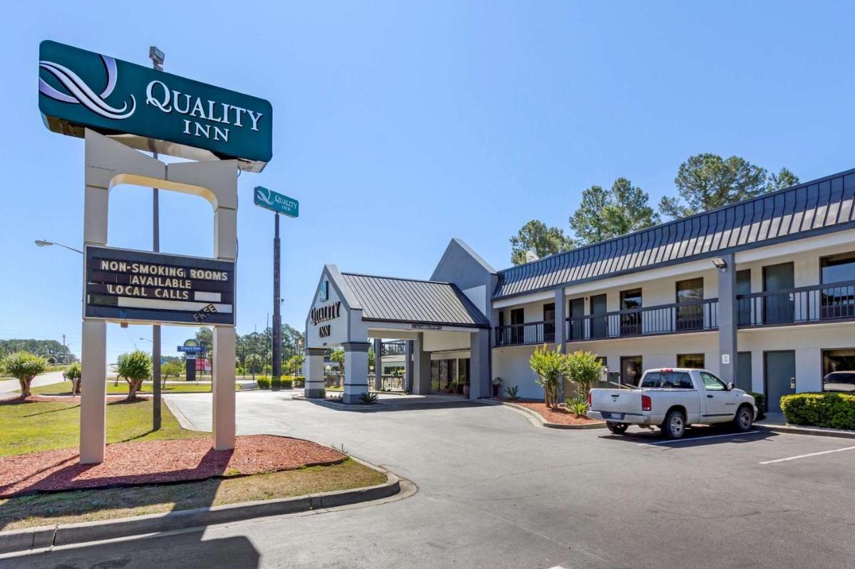 Quality Inn Walterboro Pet Policy