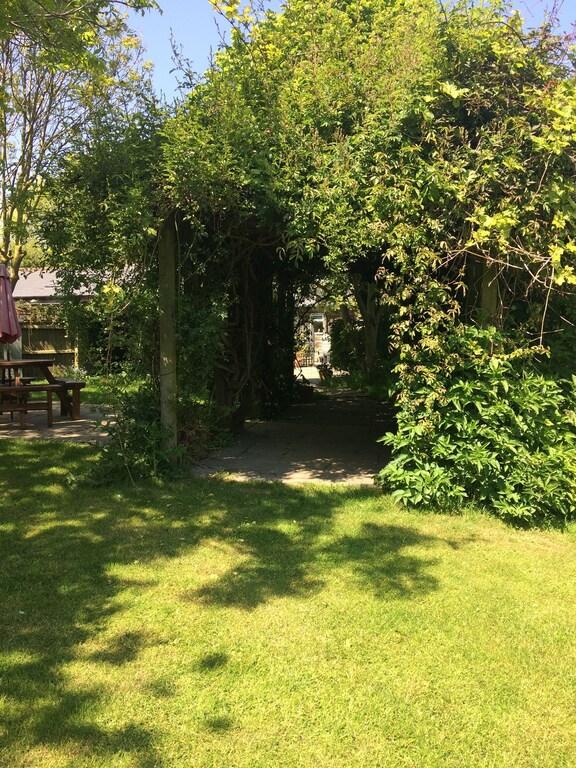 Pet Friendly 1BR Cottage in Happisburgh