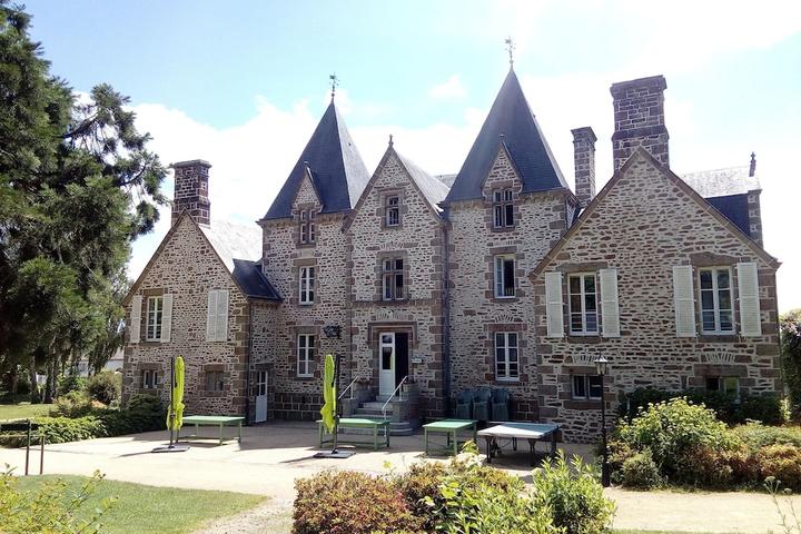 Pet Friendly Château du Bourg
