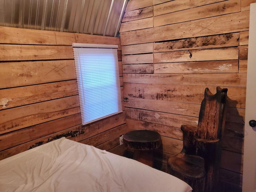 Pet Friendly The Valley View Cabin #2