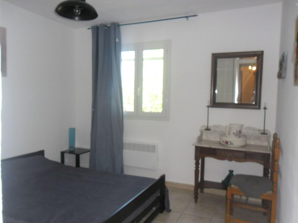 Pet Friendly 4/5 Villa with Swimming Pool
