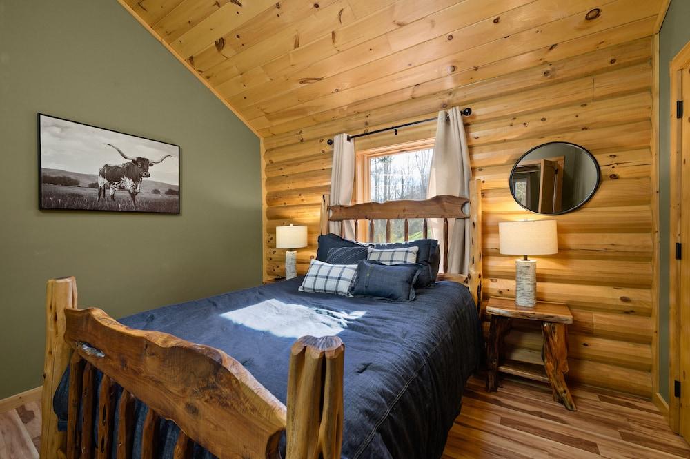 Custom Log Cabin Close to Cades Cove in Gsmnp Pet Policy