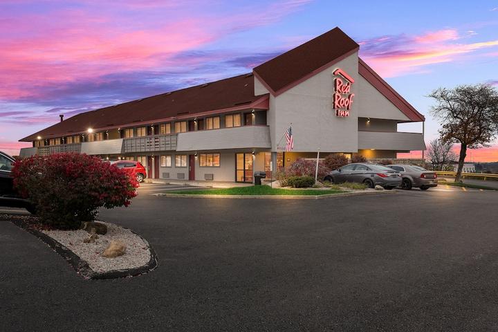 Pet Friendly Red Roof Inn Cleveland Independence