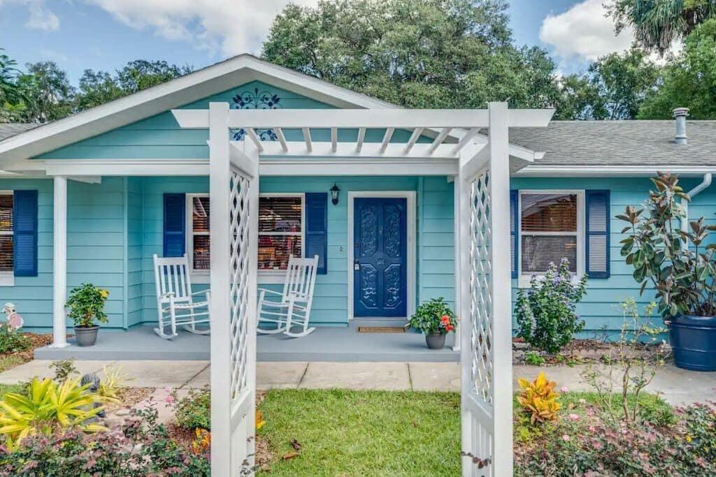 The Little Blue Bungalow,1940's Schoolhouse, Pets - Bungalows for Rent in  Mount Dora, Florida, United States - Airbnb