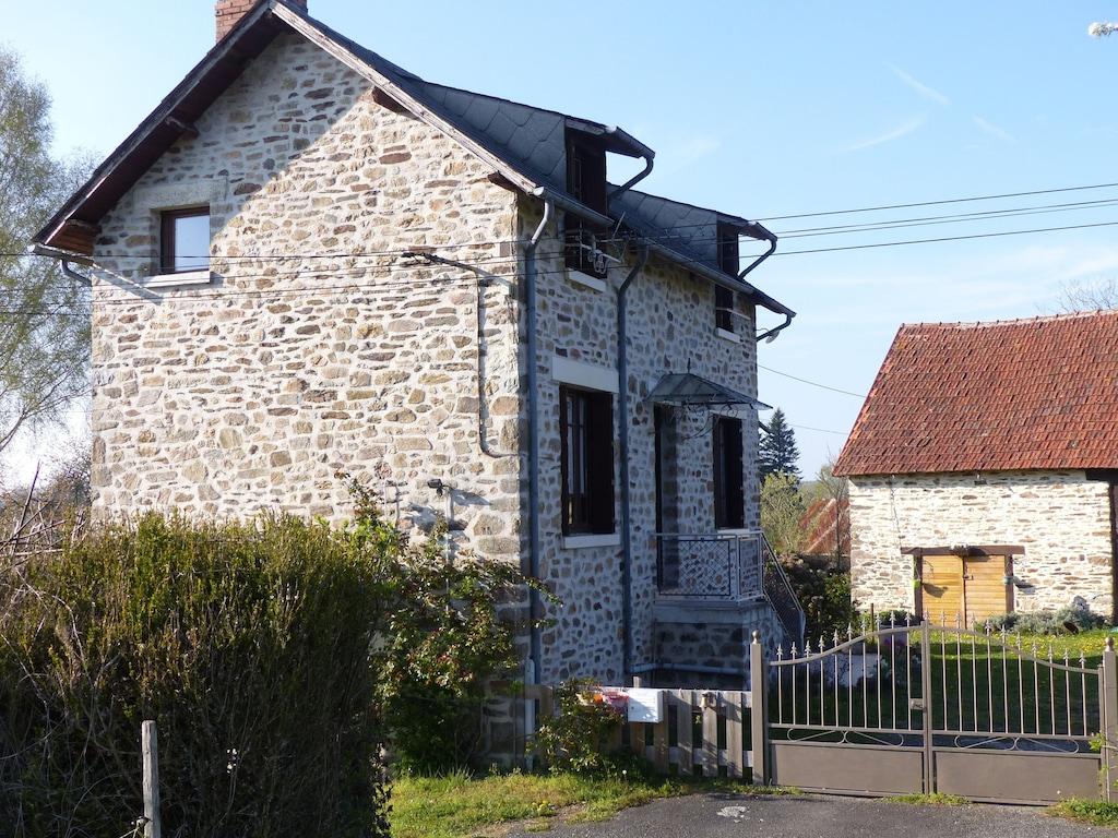 Pet Friendly Independent Cottage in the Corrèze Countryside