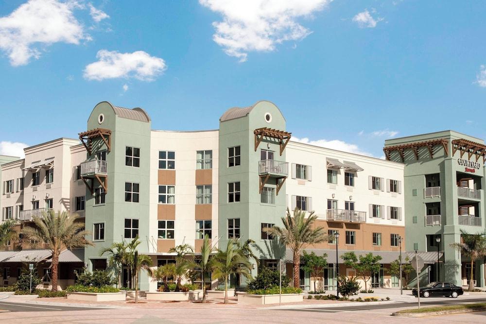 Pet Friendly Courtyard Palm Beach Jupiter