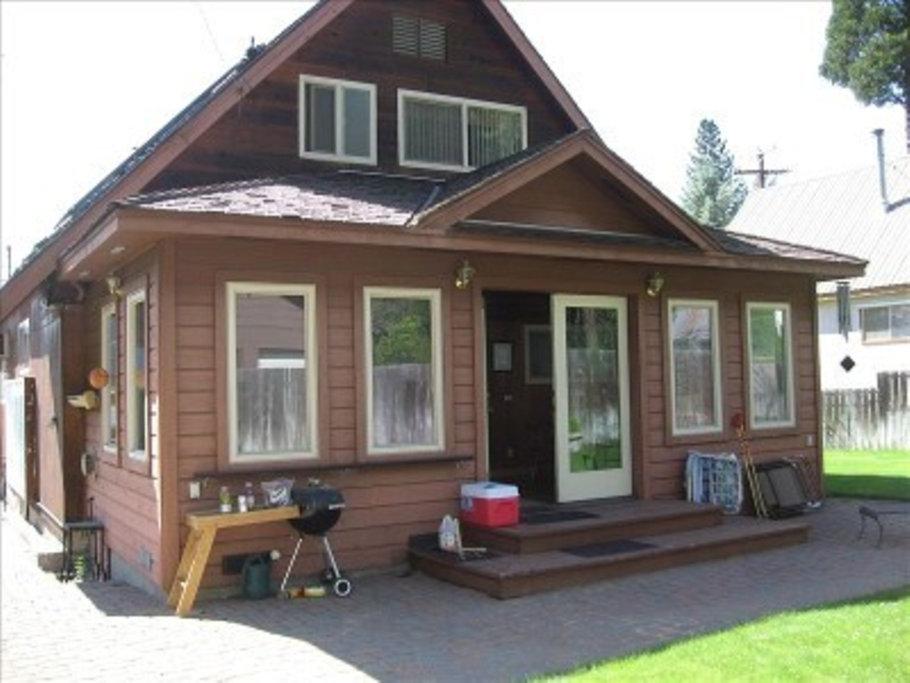 McCloud Airbnb Rentals Pet Policy