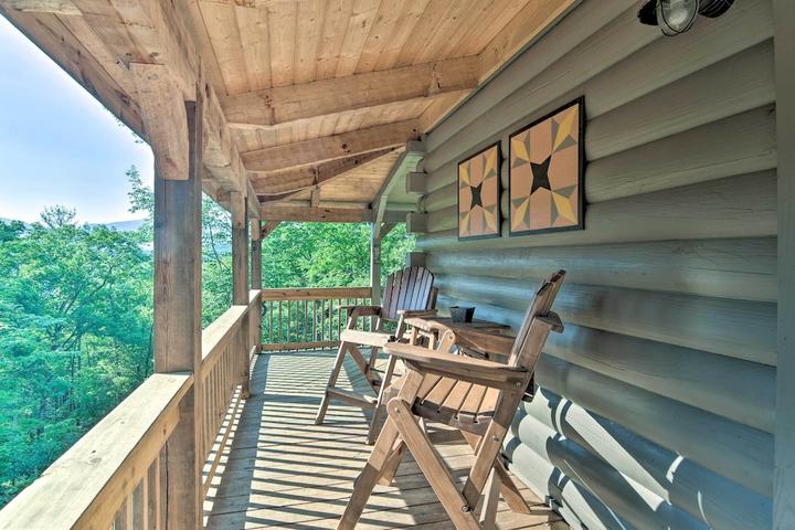 Pet Friendly Quiet Mountain Cabin With Deck