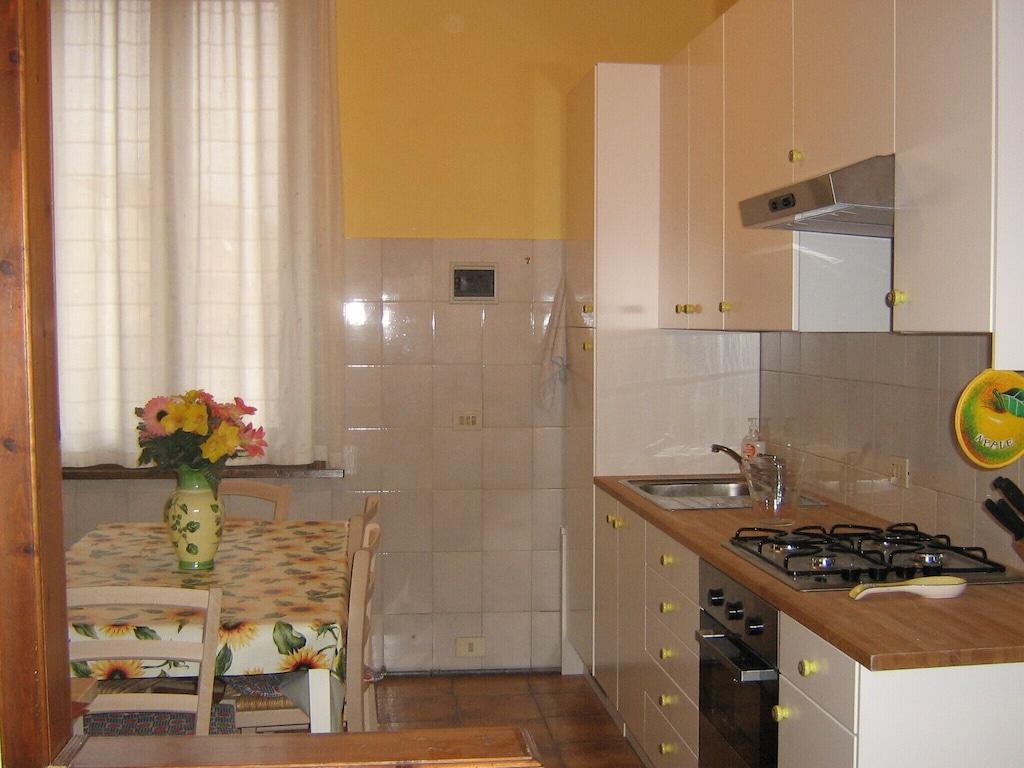 Pet Friendly 2BR Furnished Apartment in Heart of Piacenza