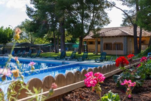 Pet Friendly Camping-Bungalows Altomira