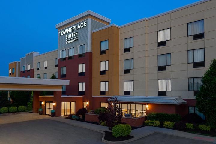 Pet Friendly TownePlace Suites Buffalo Airport