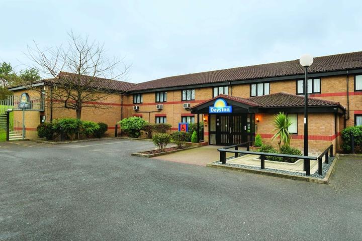Pet Friendly Days Inn by Wyndham London Stansted Airport