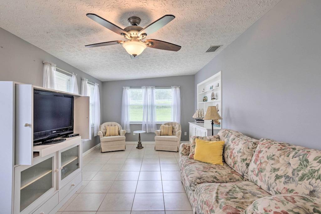 Quaint Okeechobee House with Lake Pet Policy