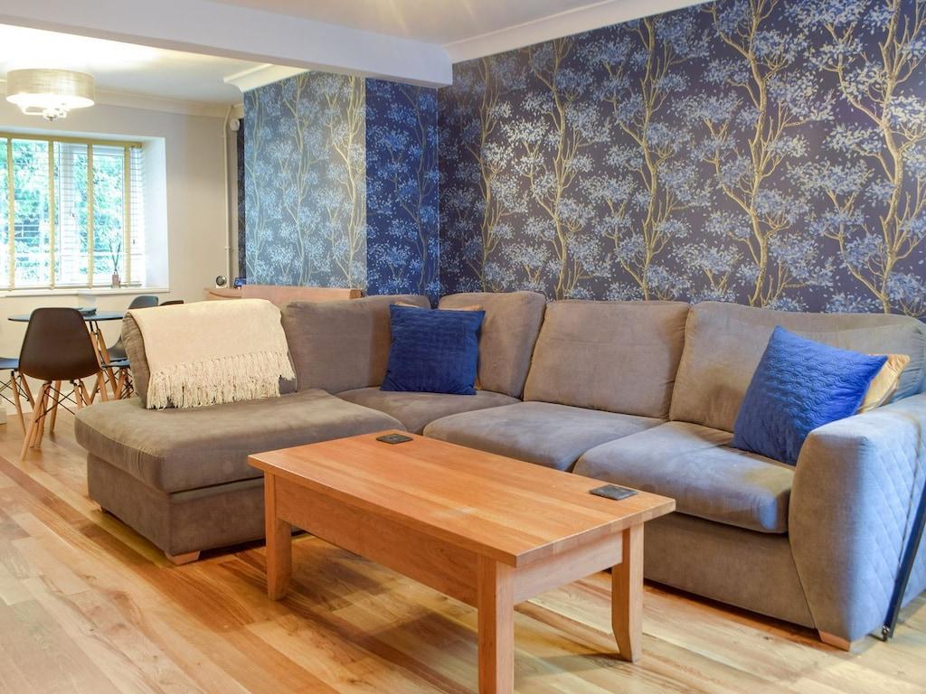 Pet Friendly 2-Bedroom Accommodation in Narberth