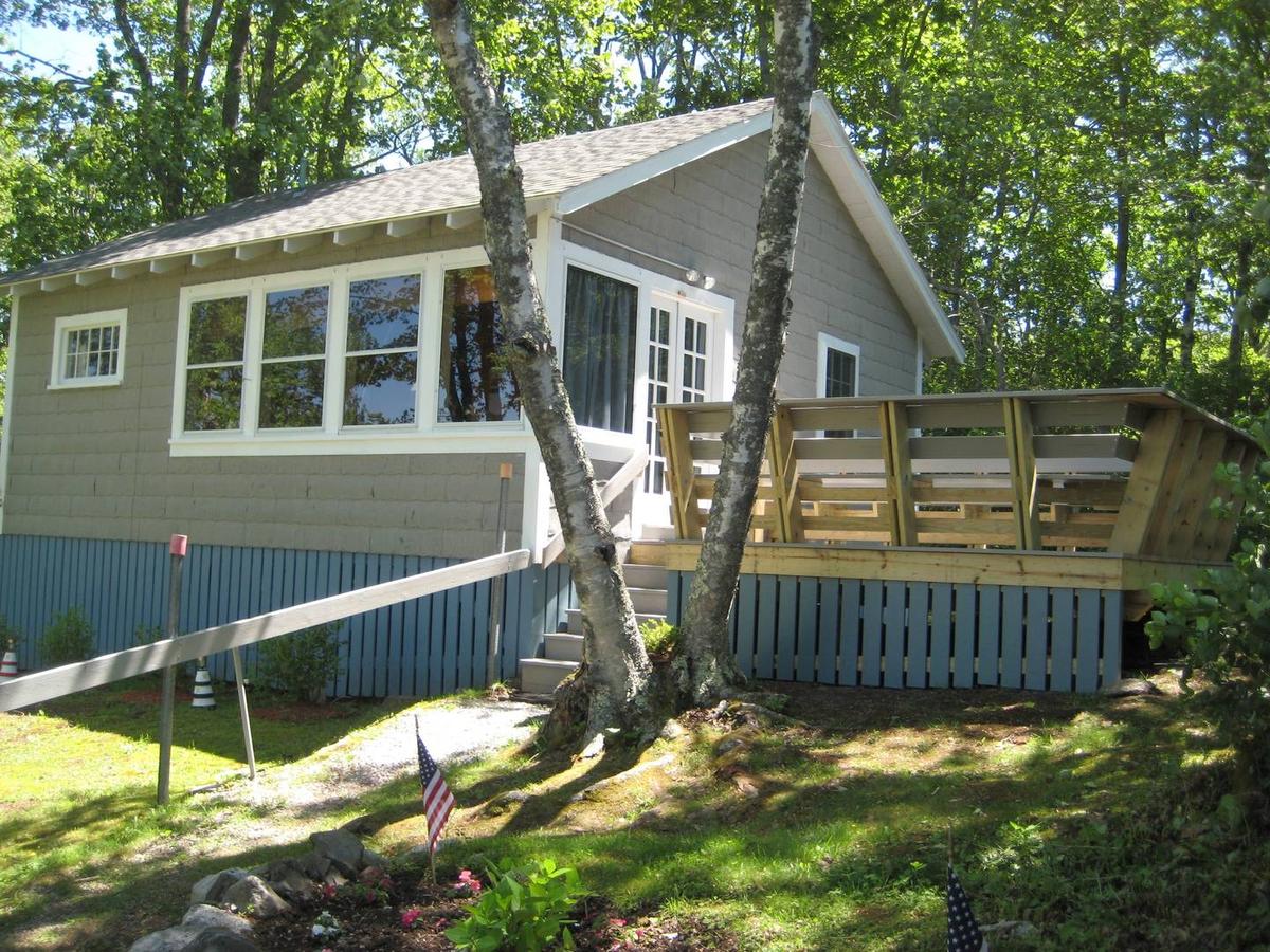 Cozy cottage on the coast of Maine! Pet Policy