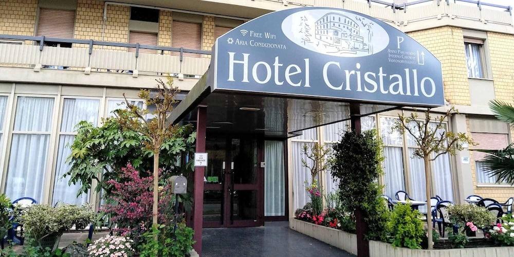 Pet Friendly Hotel Cristallo
