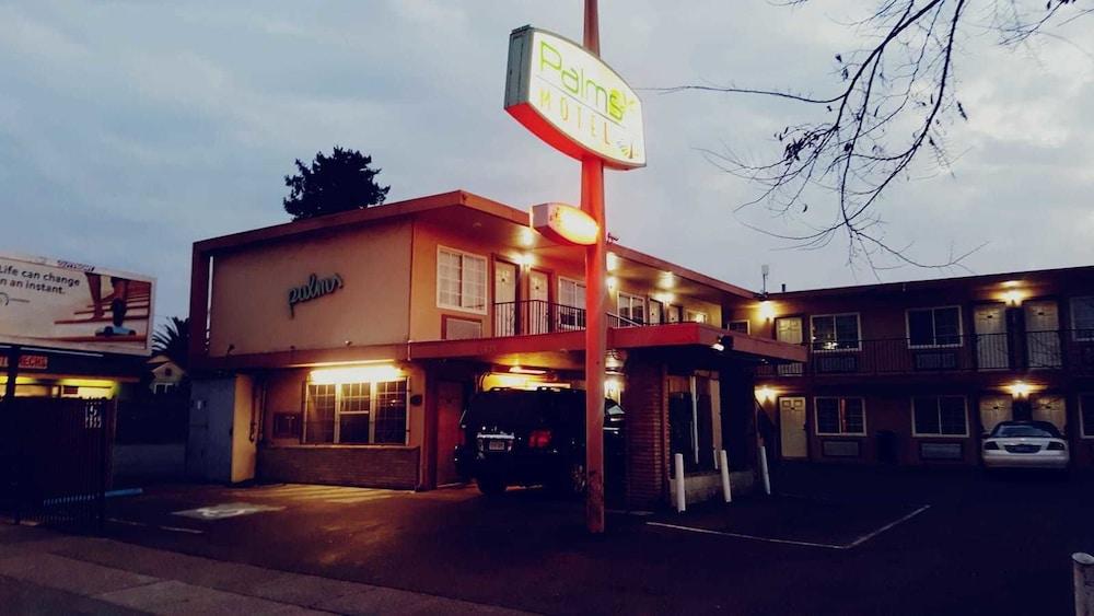 Pet Friendly Palms Motel